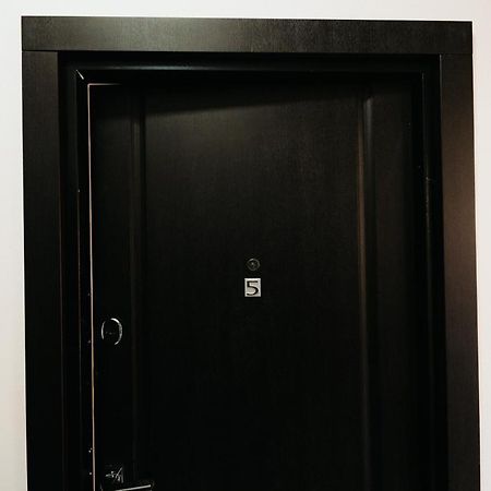 Cozy Aparthotel - Central City Suceava Ngoại thất bức ảnh