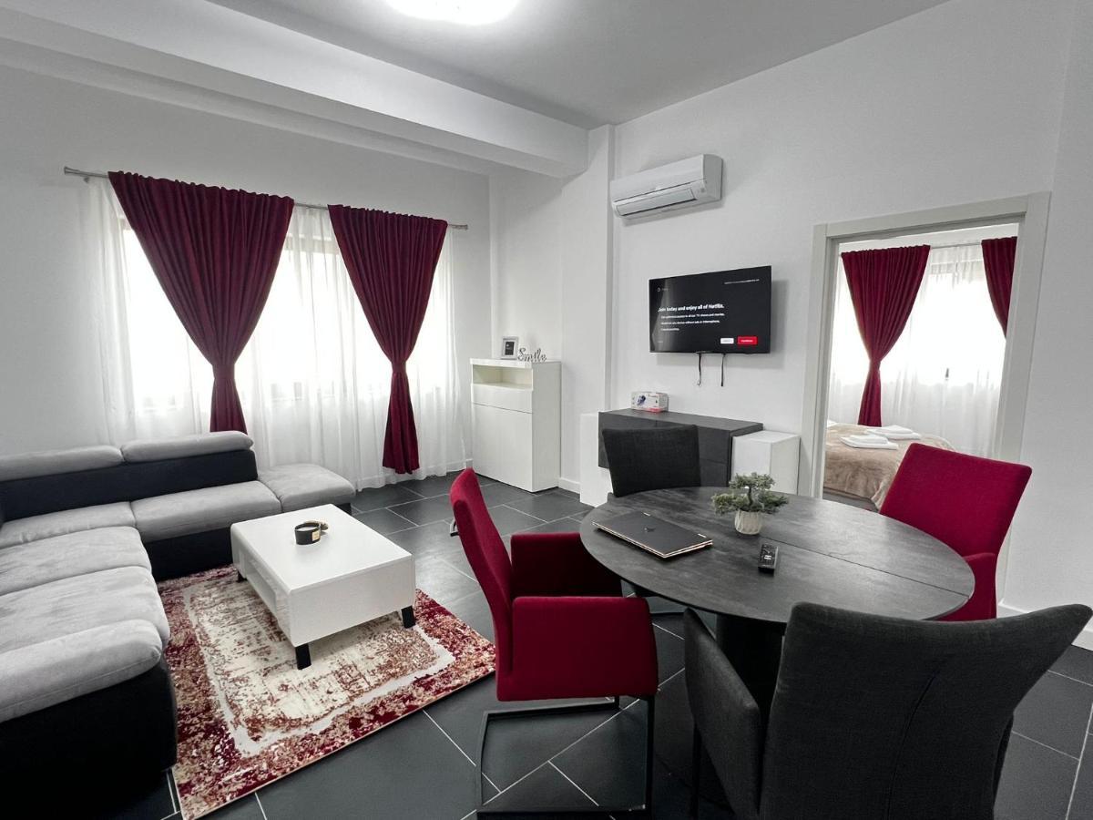 Cozy Aparthotel - Central City Suceava Ngoại thất bức ảnh