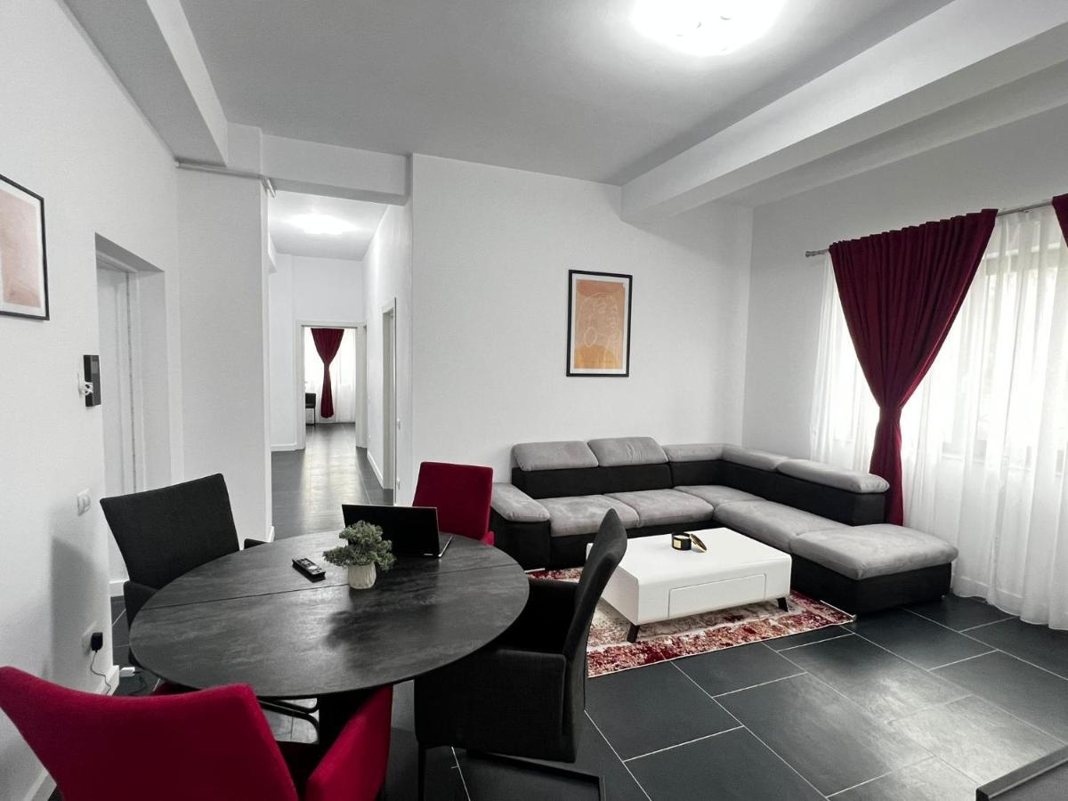 Cozy Aparthotel - Central City Suceava Ngoại thất bức ảnh