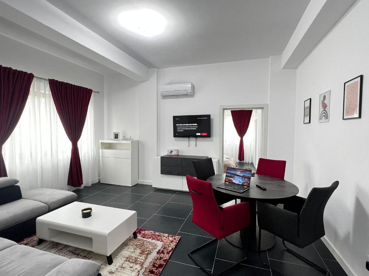 Cozy Aparthotel - Central City Suceava Ngoại thất bức ảnh