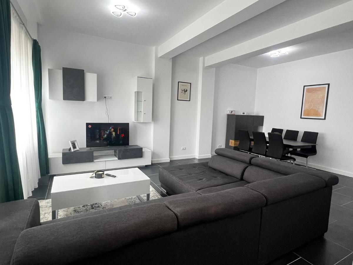 Cozy Aparthotel - Central City Suceava Ngoại thất bức ảnh