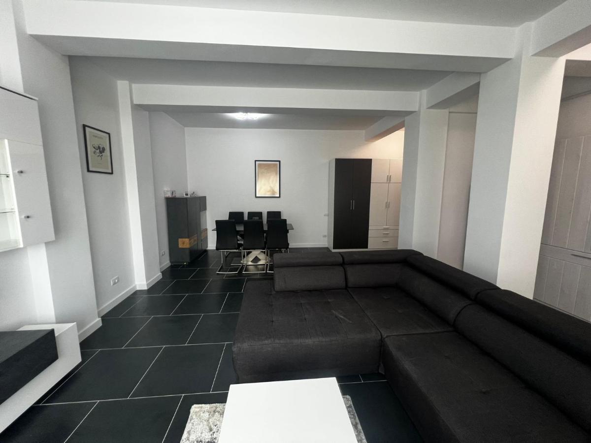 Cozy Aparthotel - Central City Suceava Ngoại thất bức ảnh