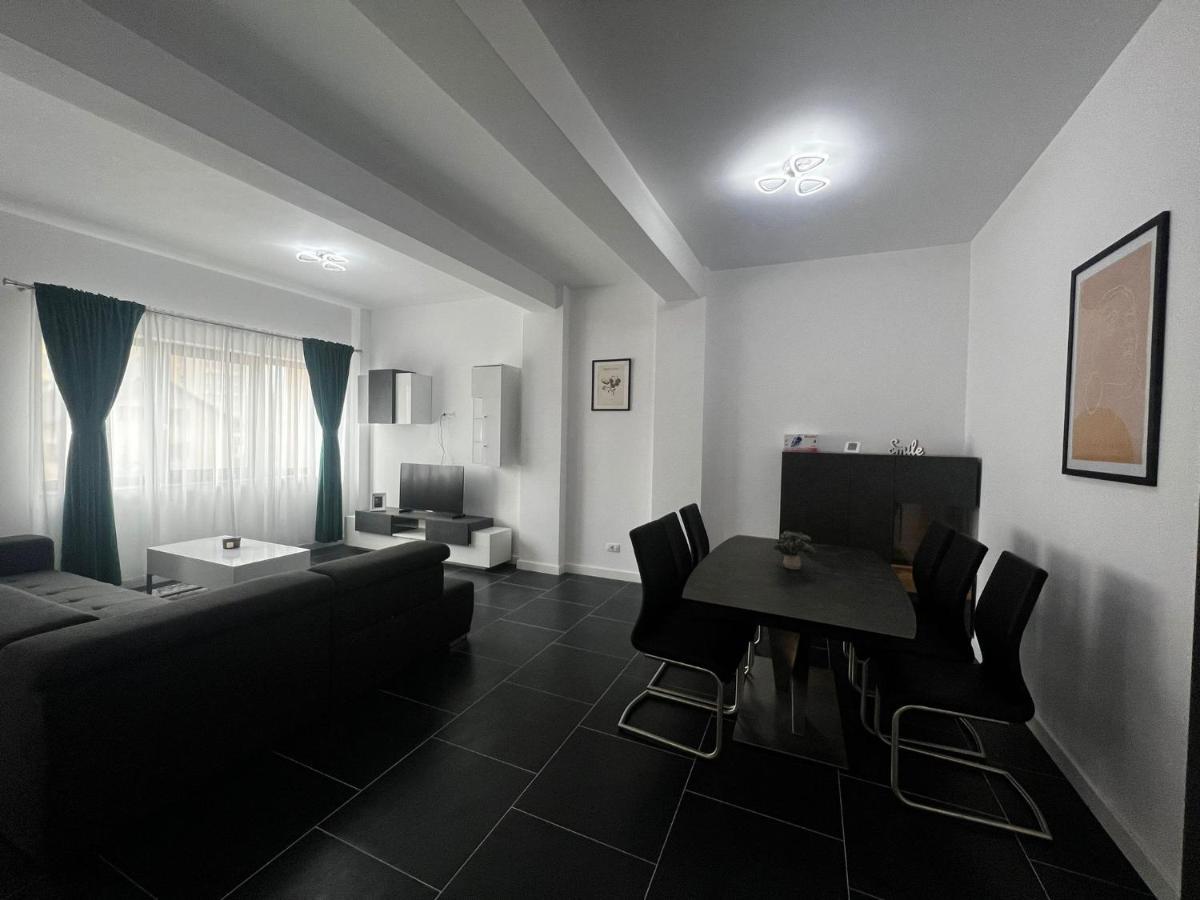 Cozy Aparthotel - Central City Suceava Ngoại thất bức ảnh