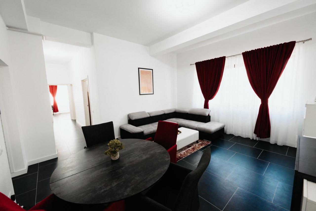Cozy Aparthotel - Central City Suceava Ngoại thất bức ảnh