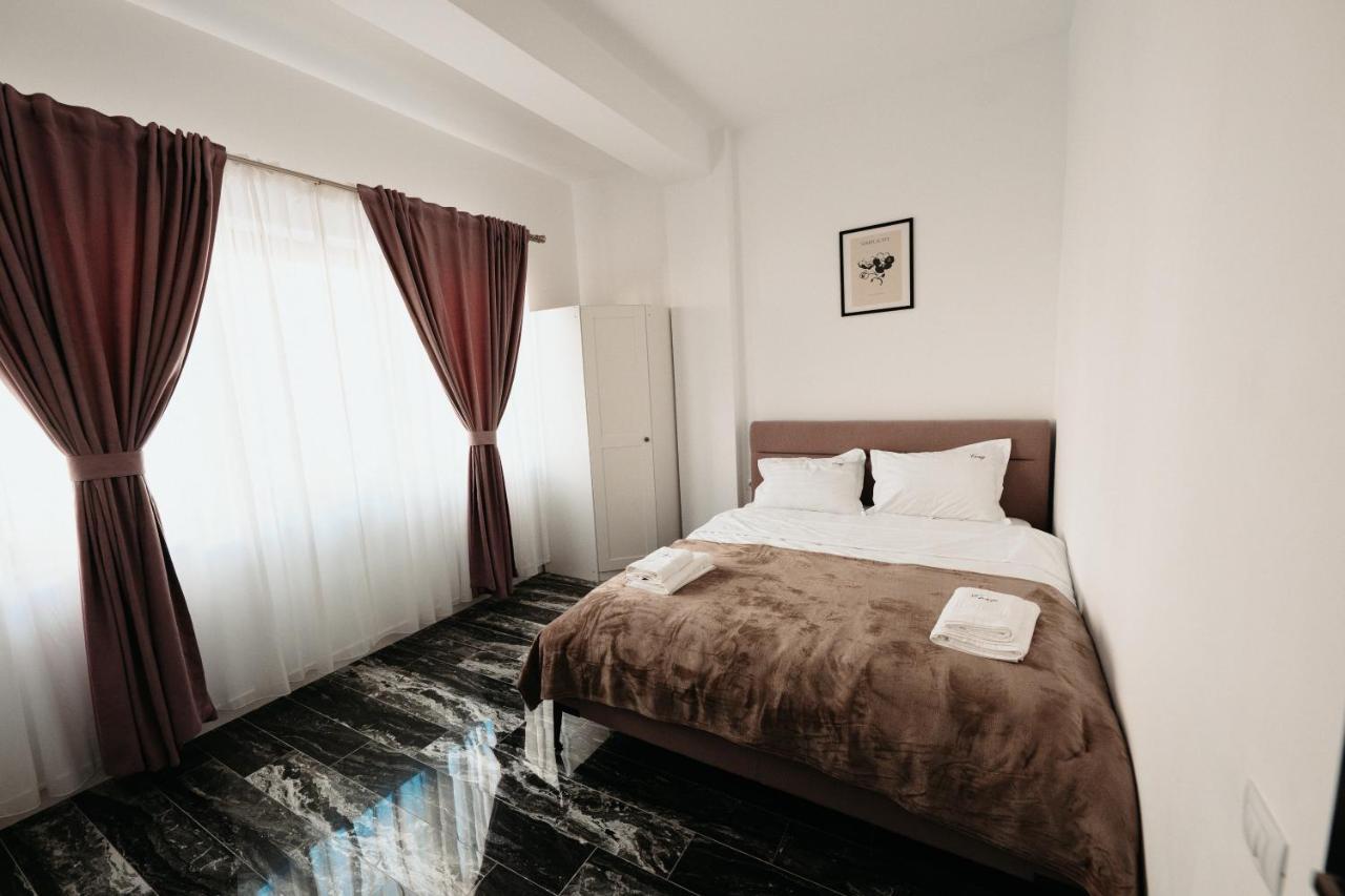 Cozy Aparthotel - Central City Suceava Ngoại thất bức ảnh
