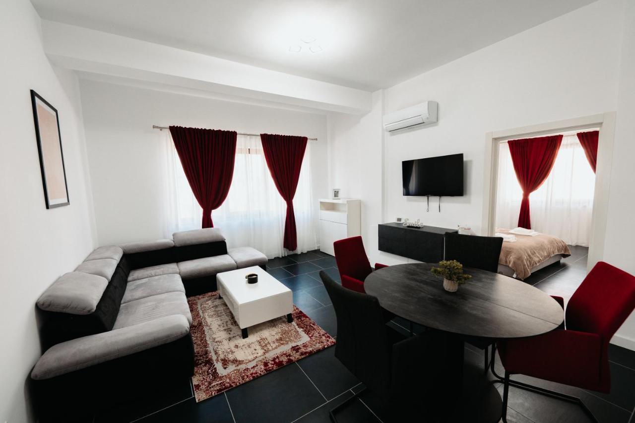 Cozy Aparthotel - Central City Suceava Ngoại thất bức ảnh