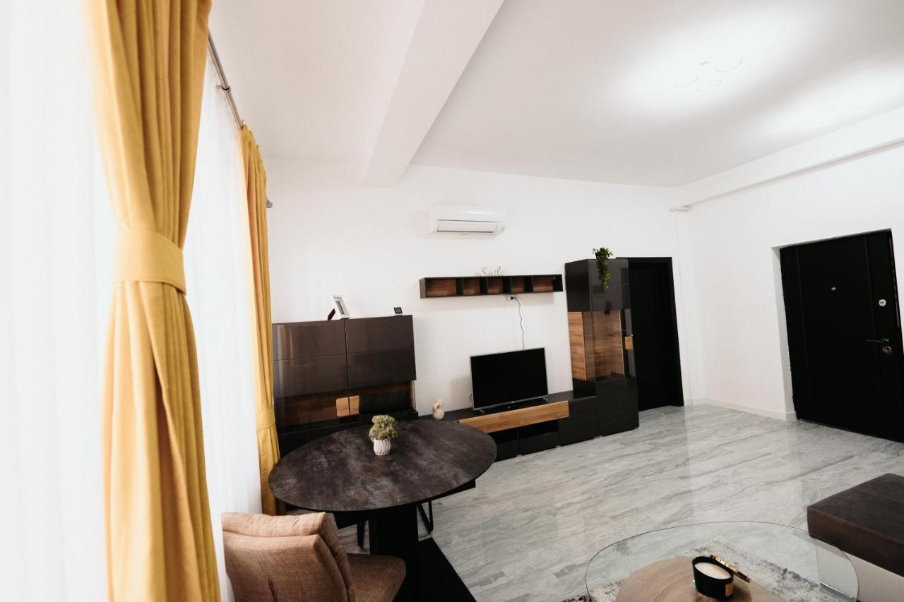 Cozy Aparthotel - Central City Suceava Ngoại thất bức ảnh
