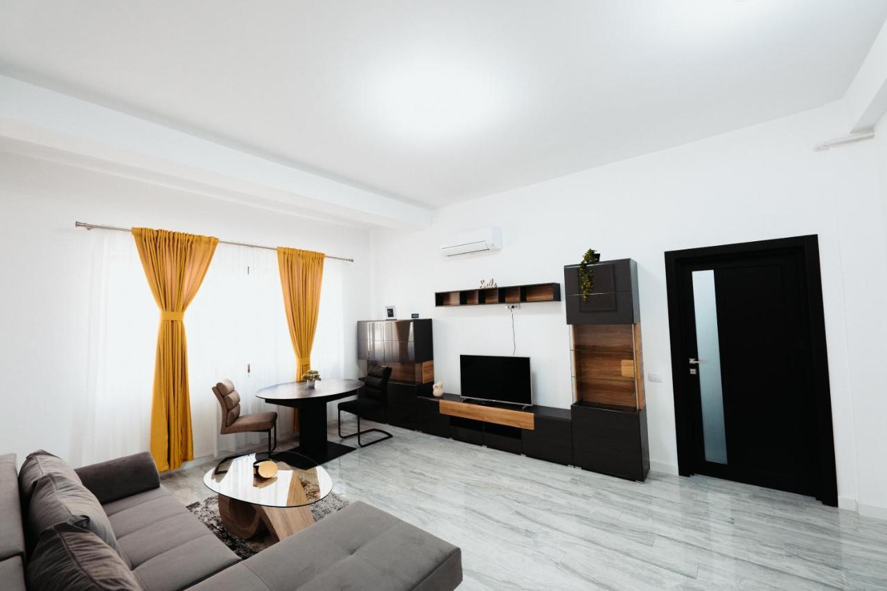 Cozy Aparthotel - Central City Suceava Ngoại thất bức ảnh