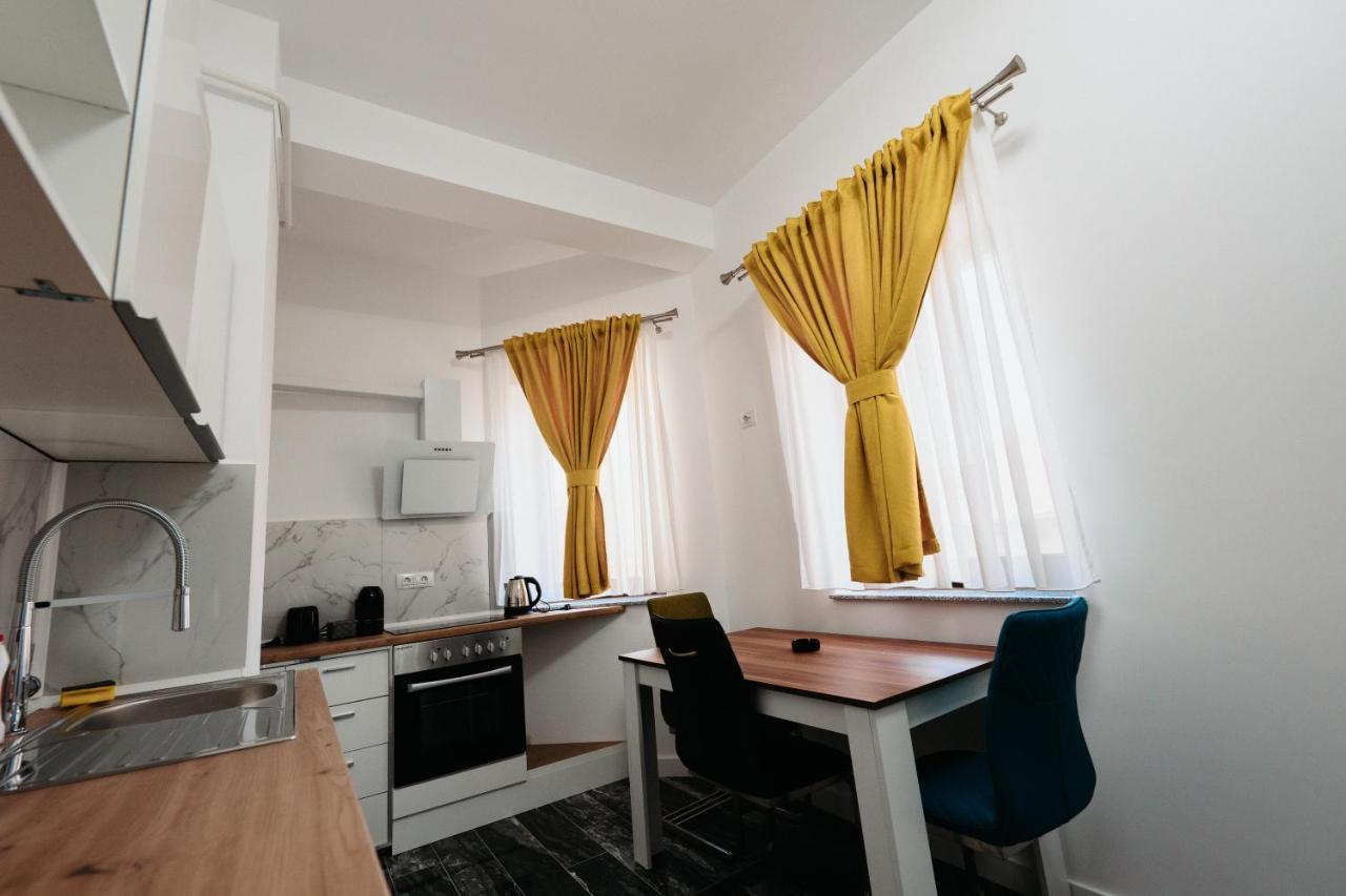Cozy Aparthotel - Central City Suceava Ngoại thất bức ảnh