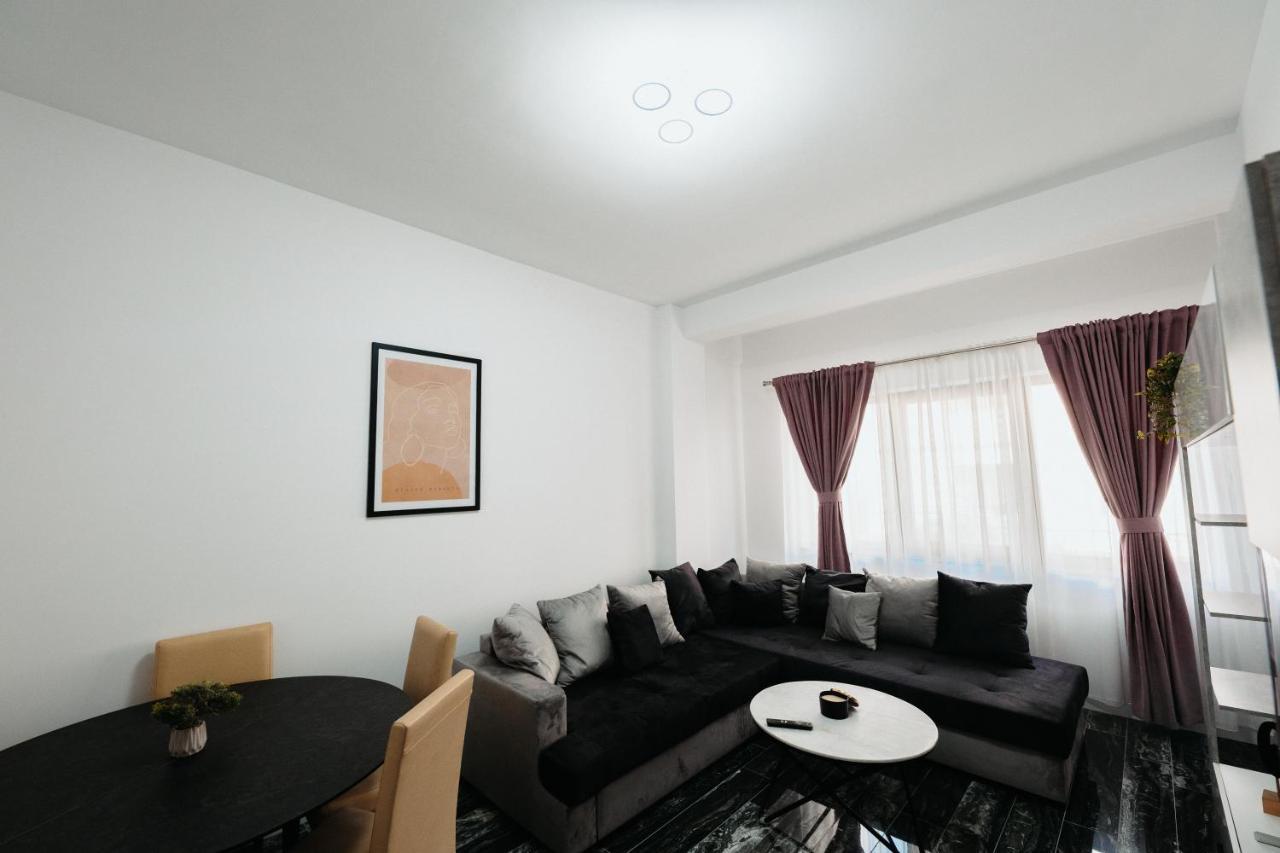 Cozy Aparthotel - Central City Suceava Ngoại thất bức ảnh
