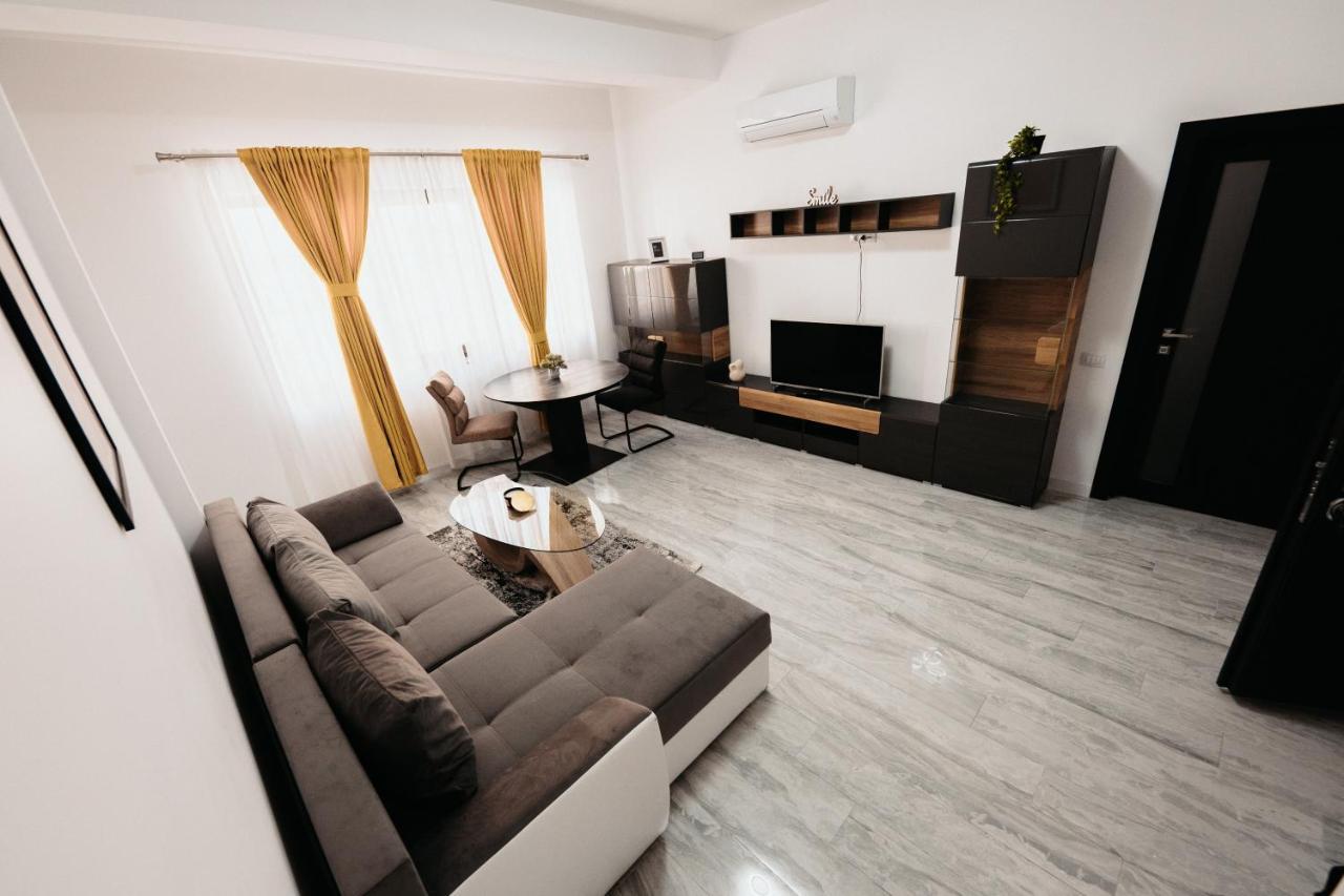 Cozy Aparthotel - Central City Suceava Ngoại thất bức ảnh