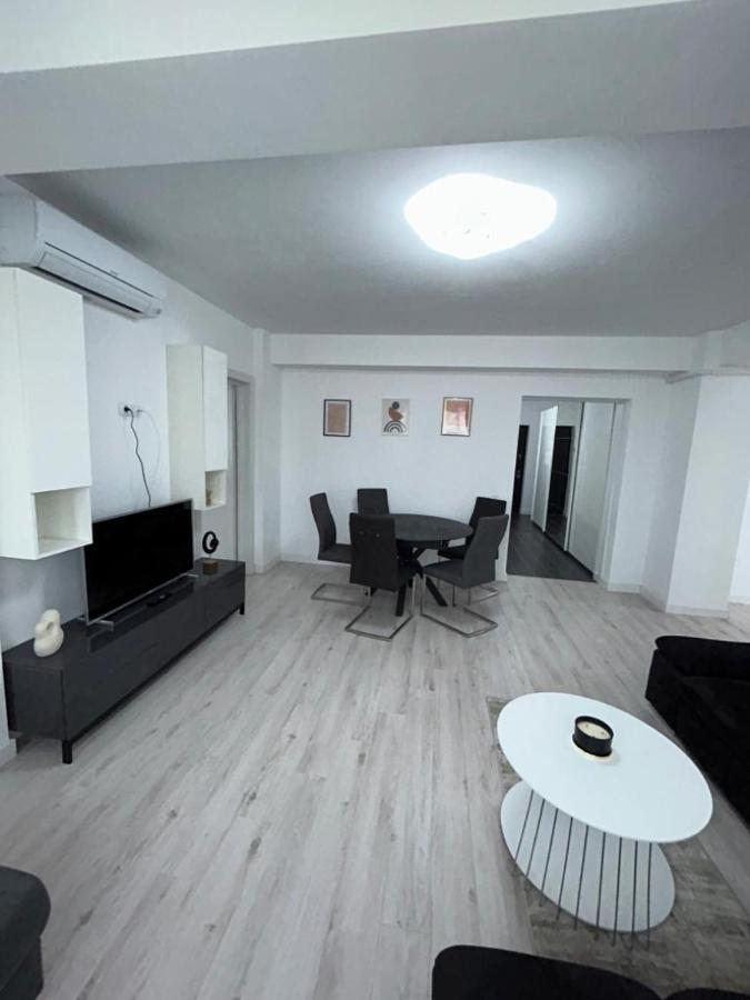 Cozy Aparthotel - Central City Suceava Ngoại thất bức ảnh