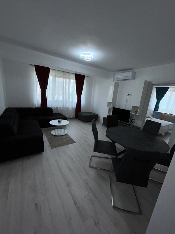 Cozy Aparthotel - Central City Suceava Ngoại thất bức ảnh