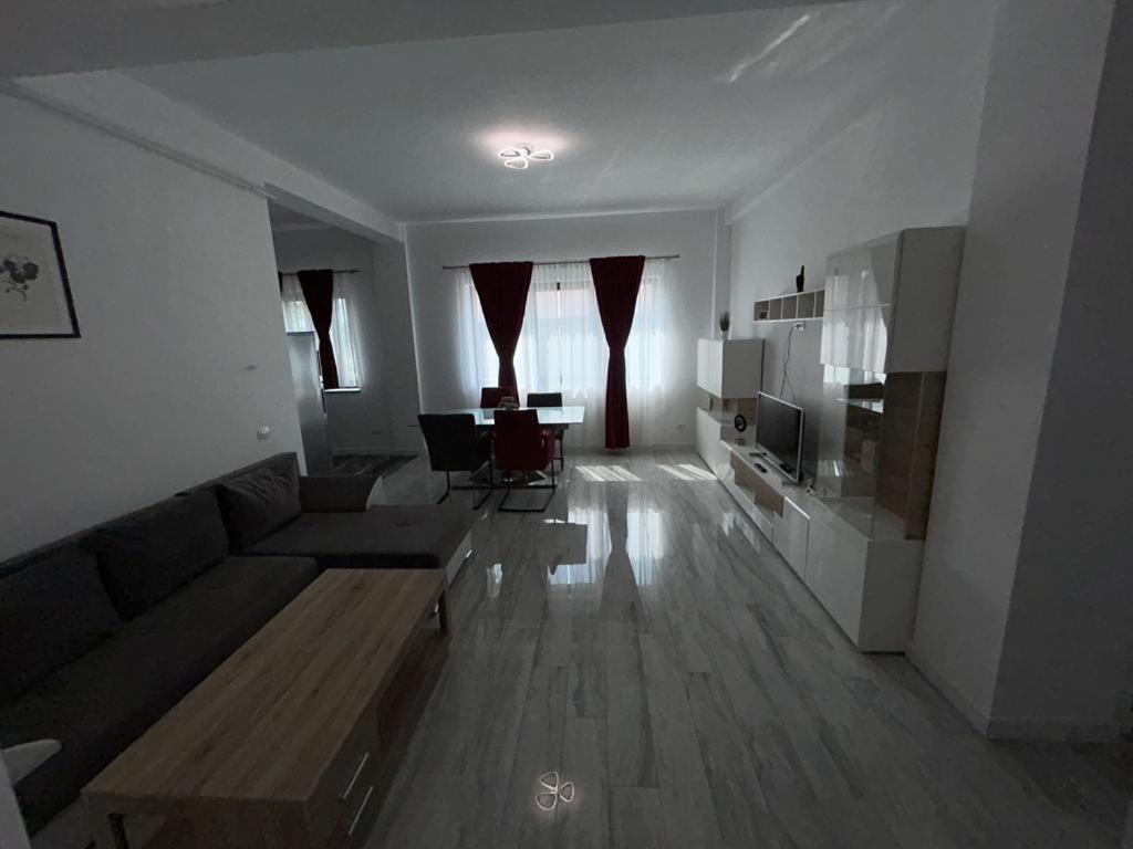Cozy Aparthotel - Central City Suceava Ngoại thất bức ảnh